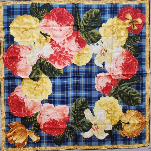Auth Like New Gucci Floral 💯 Silk Scarf - Picture 1 of 11